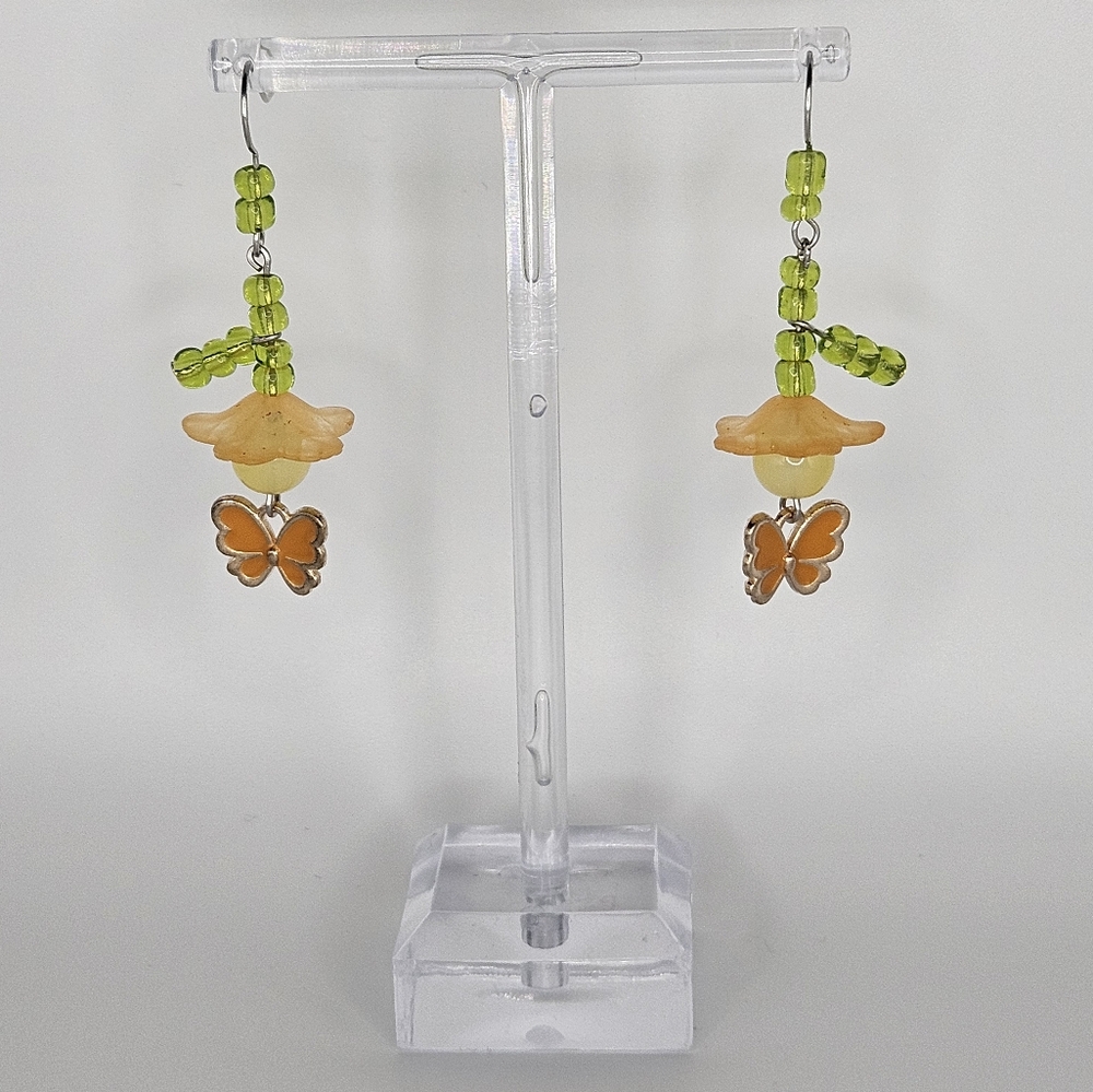 Handmade flyin' flower drop earrings (orange and yellow)